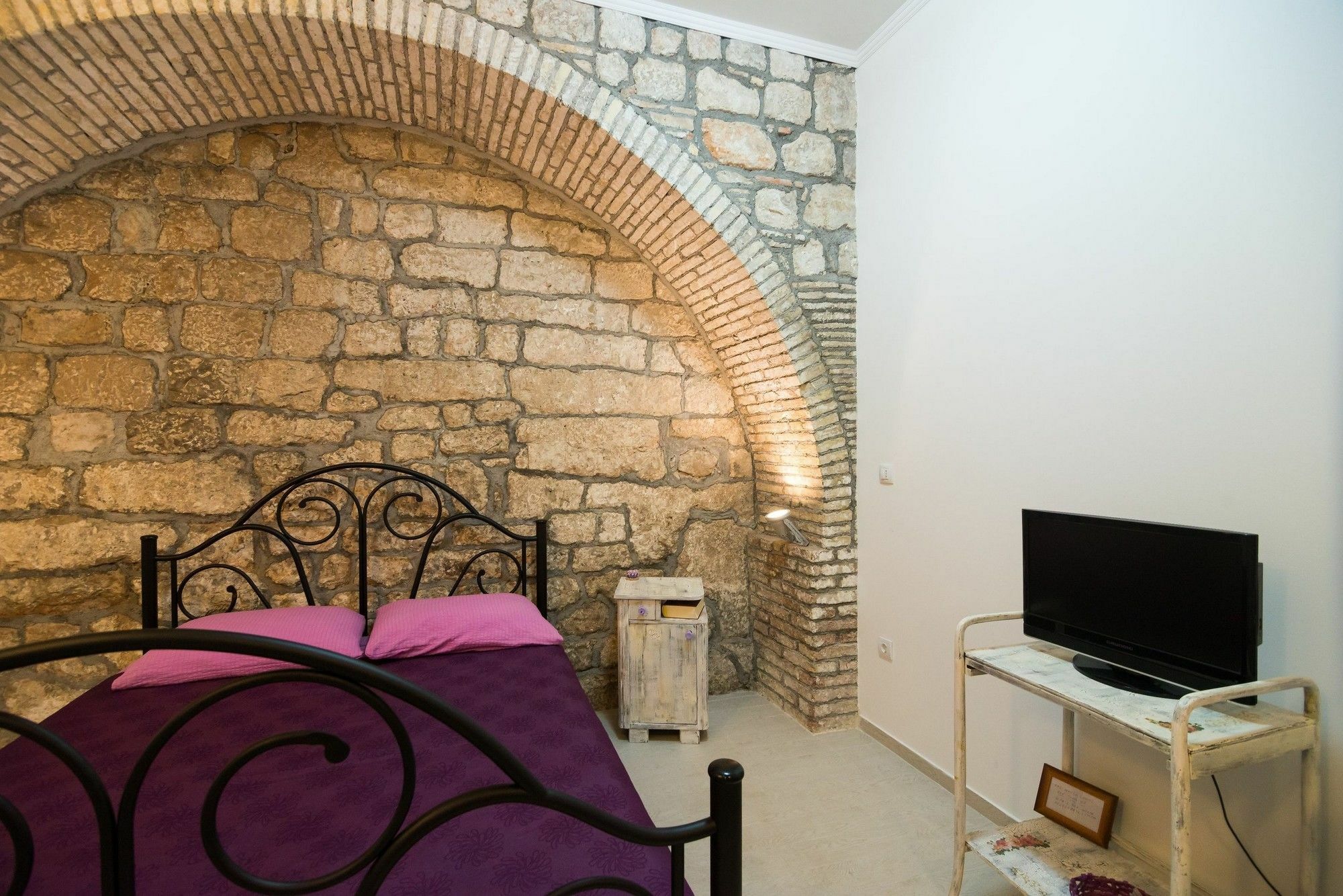 Klara Apartment *